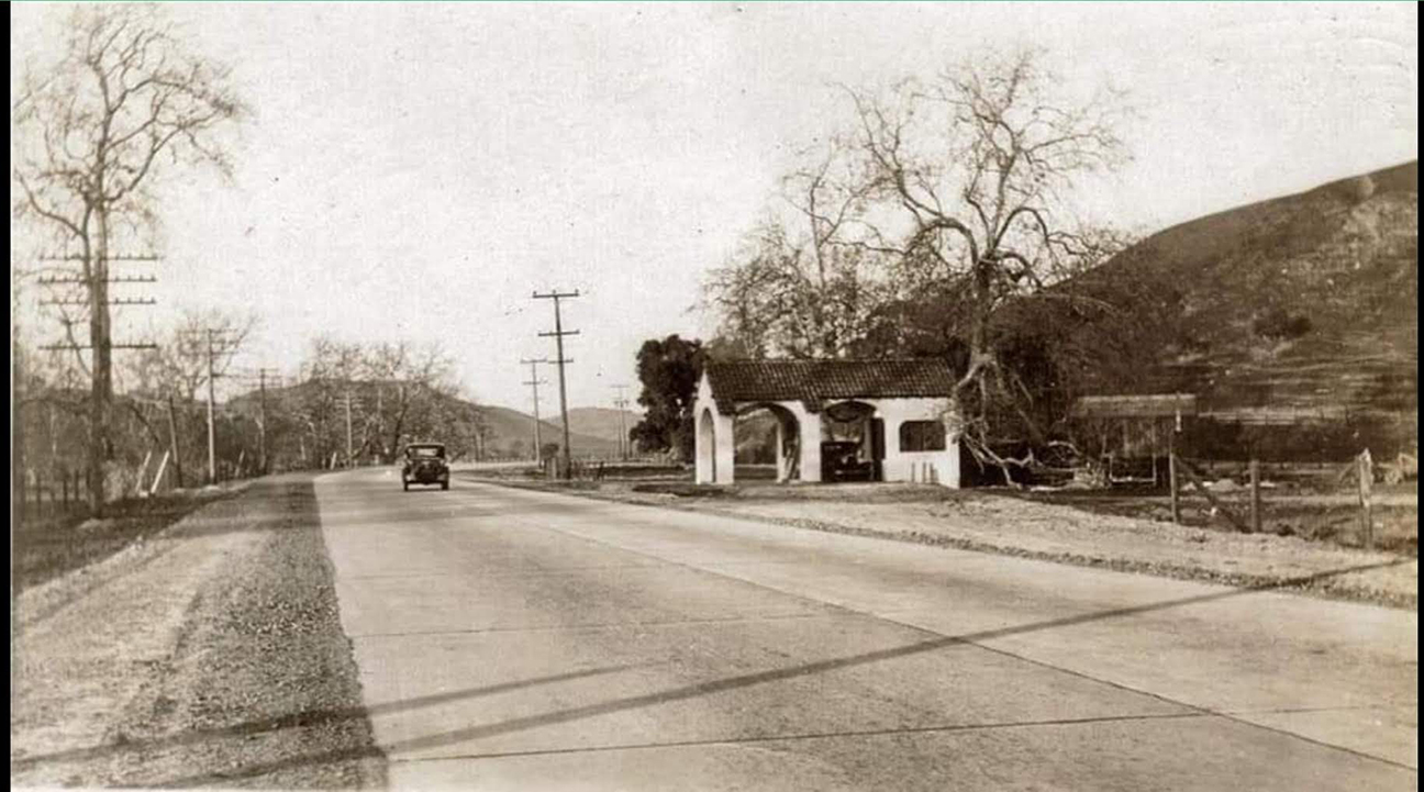 6_The_Toro_Place_property_circa_1932_when_it_was_originally_as_filling_station_operated_by_J.K._Horn